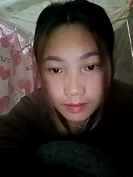 min-xinh online show from 12.04.25