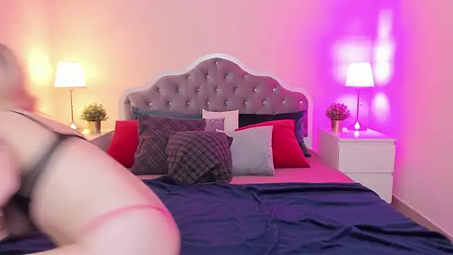 CamillaDreamer online show from 11.07.25