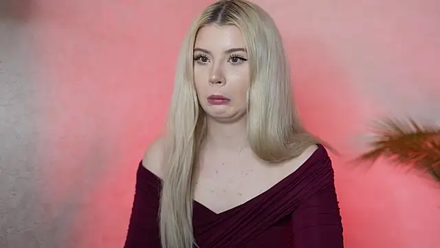 Snapshot of AshleyNikoo chatting on 10.25.25 AshleyNikoo online show from 10.25.25