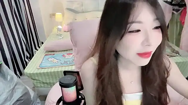 Snapshot of Gardenia-222 chatting on 07.26.26 Gardenia-222 online show from 07.26.26