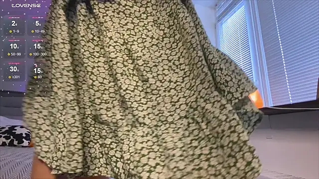 Sienna Mi  online show from 10.30.25