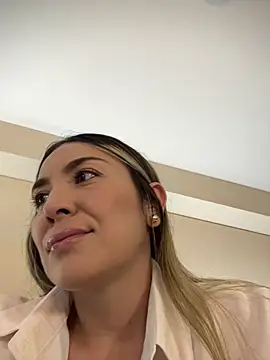 Mariana gom online show from 04.28.26
