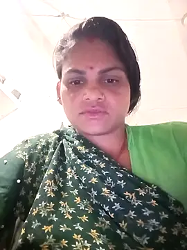 Snapshot of SHMA-77 chatting on 10.14.25 SHMA-77 online show from 10.14.25