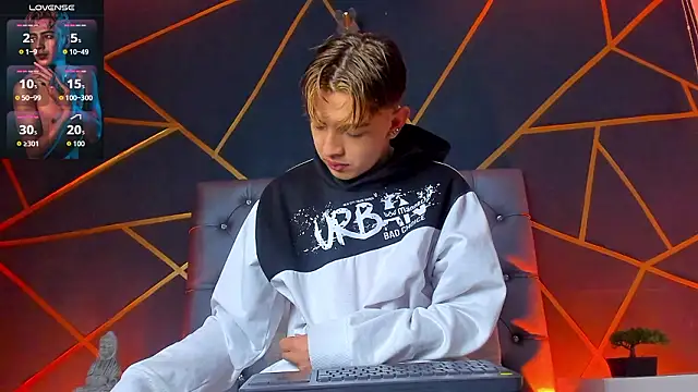 Lian Miller1  online show from 01.14.26