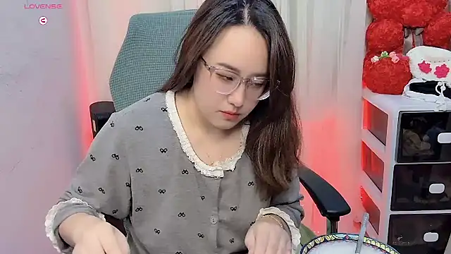 NEWONETO online show from 11.17.25