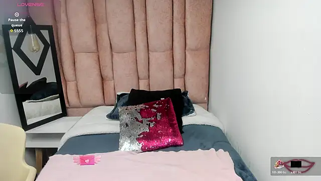 Issa Milf   online show from 02.07.26