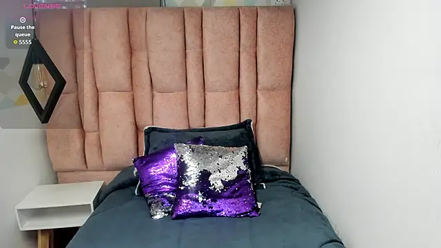 Issa Milf   online show from 02.19.26