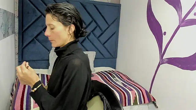 Valery More   online show from 11.06.25