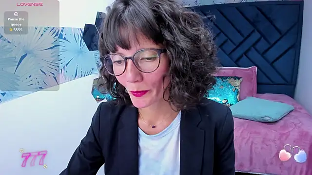 Valery More   online show from 04.29.26