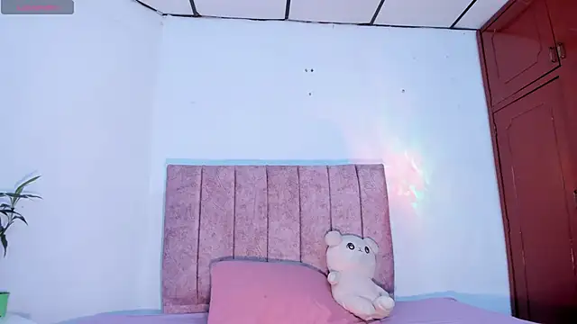 Mila 1wood online show from 05.02.26