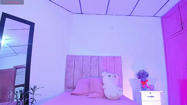 Mila 1wood online show from 08.06.26