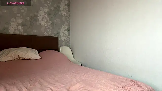 MIA SHADE online show from 02.26.26