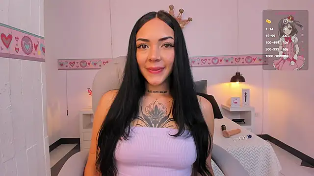 Snapshot of AndreaG_ chatting on 10.19.25 AndreaG online show from 10.19.25