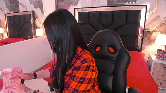 SusanVilla online show from 12.20.25