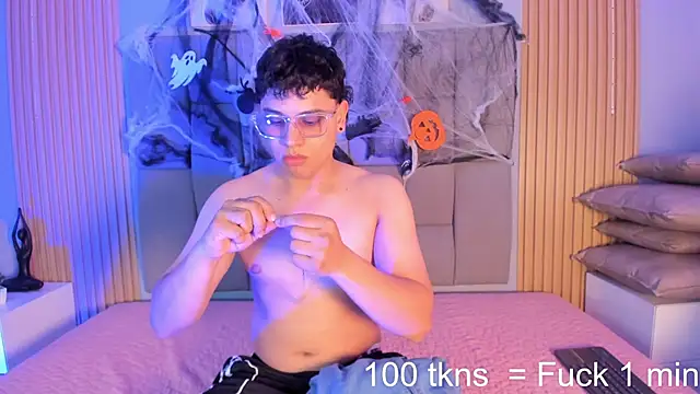 Snapshot of Kandyfrees_ chatting on 11.01.25 Kandyfrees online show from 11.01.25