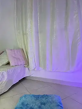 In-Ur-dreams online show from 10.18.25