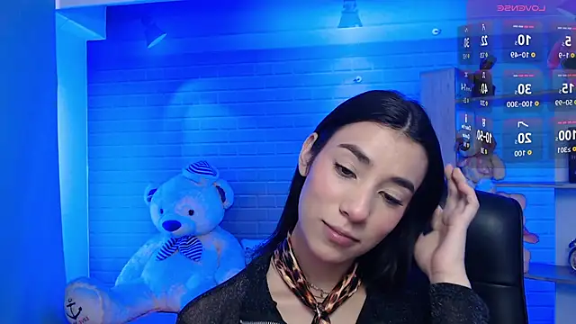 Snapshot of koyuki_san chatting on 10.24.25 koyuki san online show from 10.24.25