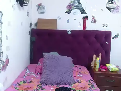 Snapshot of Cherrythx chatting on 10.03.25 Cherrythx online show from 10.03.25