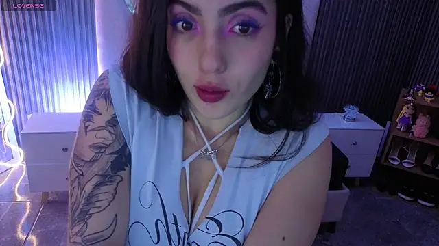 Snapshot of Ixchel_tay chatting on 07.24.26 Ixchel tay online show from 07.24.26