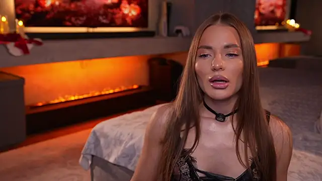 Snapshot of AlexisGraysX chatting on 11.12.25 AlexisGraysX online show from 11.12.25