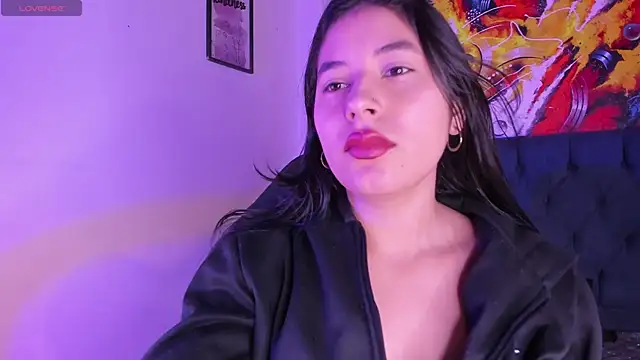 Snapshot of violet_blaze chatting on 12.01.25 violet blaze online show from 12.01.25