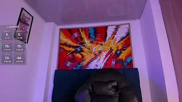 Snapshot of violet_blaze chatting on 12.03.25 violet blaze online show from 12.03.25