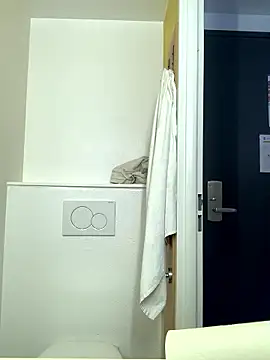 GoldenPussy1329 online show from 01.10.26