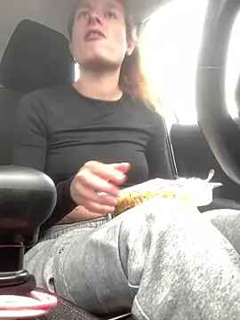 GoldenPussy1329 online show from 04.28.26