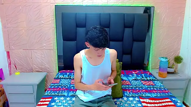 Snapshot of thaigo_twink38 chatting on 10.17.25 thaigo twink38 online show from 10.17.25