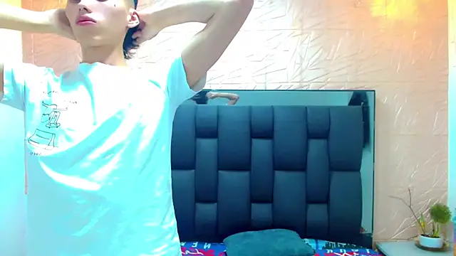 Snapshot of thaigo_twink38 chatting on 10.24.25 thaigo twink38 online show from 10.24.25