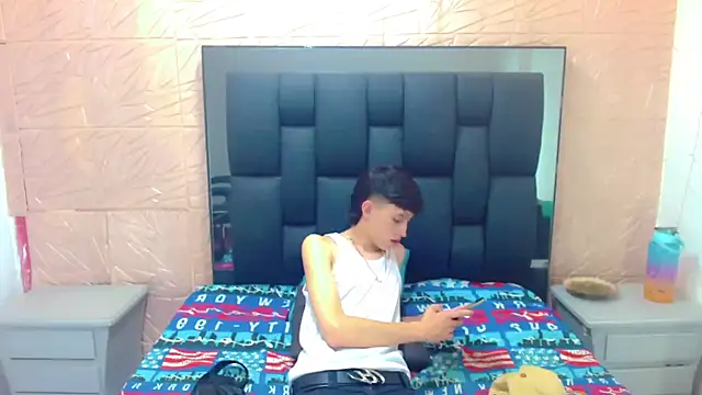 Snapshot of thaigo_twink38 chatting on 10.31.25 thaigo twink38 online show from 10.31.25