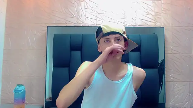 Snapshot of thaigo_twink38 chatting on 11.27.25 thaigo twink38 online show from 11.27.25