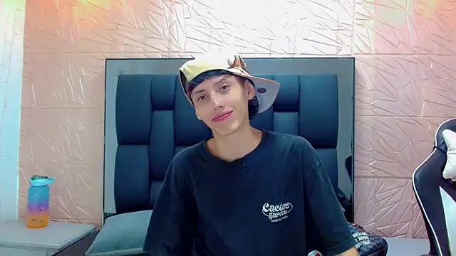 Snapshot of thaigo_twink38 chatting on 12.02.25 thaigo twink38 online show from 12.02.25