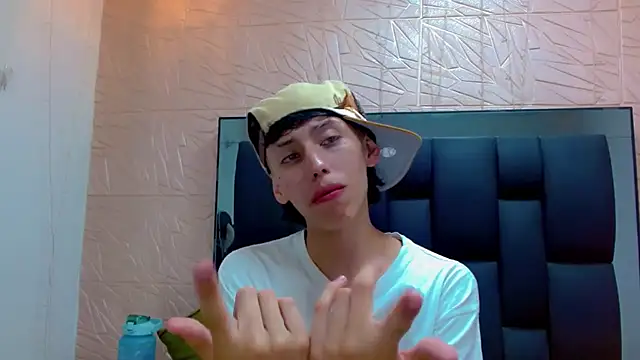 Snapshot of thaigo_twink38 chatting on 12.05.25 thaigo twink38 online show from 12.05.25