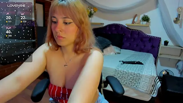 Snapshot of sophialyh_1 chatting on 10.18.25 sophialyh 1 online show from 10.18.25