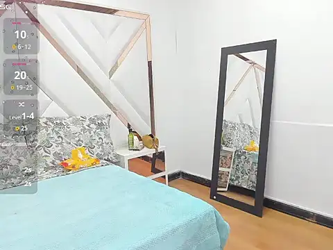 AliceCat 01 online show from 12.15.25