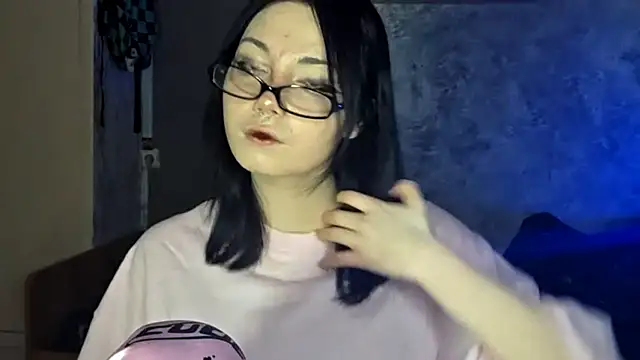 Snapshot of Beeping_Creature chatting on 11.29.25 Beeping Creature online show from 11.29.25