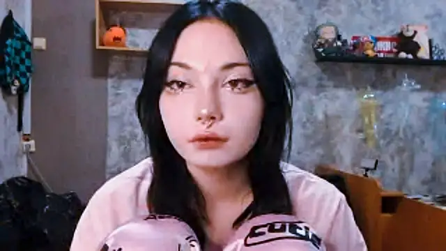 Snapshot of Beeping_Creature chatting on 11.30.25 Beeping Creature online show from 11.30.25