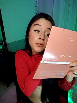 Snapshot of tamara_vald chatting on 10.26.25 tamara vald online show from 10.26.25