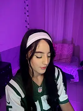 Snapshot of tamara_vald chatting on 11.23.25 tamara vald online show from 11.23.25