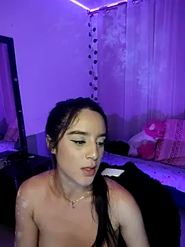 Snapshot of tamara_vald chatting on 11.30.25 tamara vald online show from 11.30.25