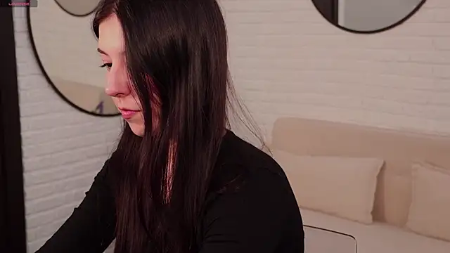 Snapshot of Azaliya_Haze chatting on 10.01.25 Azaliya Haze online show from 10.01.25