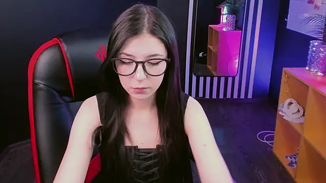 Snapshot of Azaliya_Haze chatting on 10.03.25 Azaliya Haze online show from 10.03.25