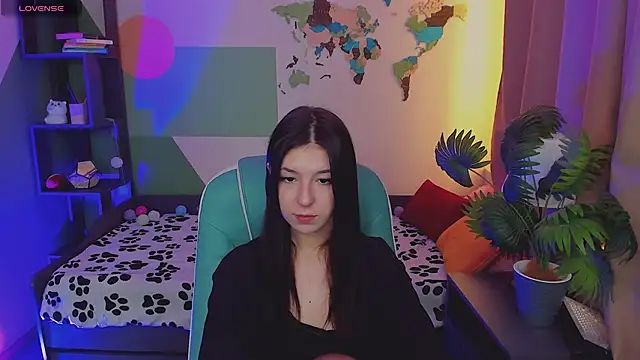 Snapshot of Azaliya_Haze chatting on 10.17.25 Azaliya Haze online show from 10.17.25