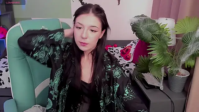 Snapshot of Azaliya_Haze chatting on 10.23.25 Azaliya Haze online show from 10.23.25