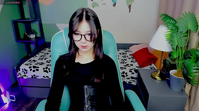 Snapshot of Azaliya_Haze chatting on 11.19.25 Azaliya Haze online show from 11.19.25