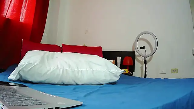 MissAsly online show from 11.14.25