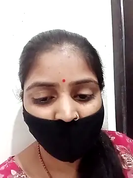Snapshot of RANI_747 chatting on 10.05.25 RANI 747 online show from 10.05.25