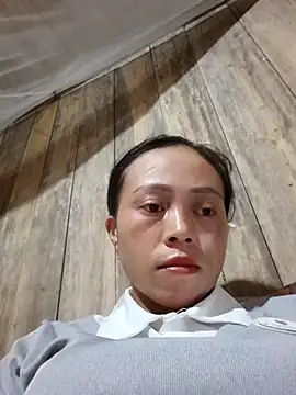 Tuyet xx online show from 10.17.25