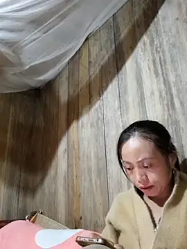 Tuyet xx online show from 10.28.25